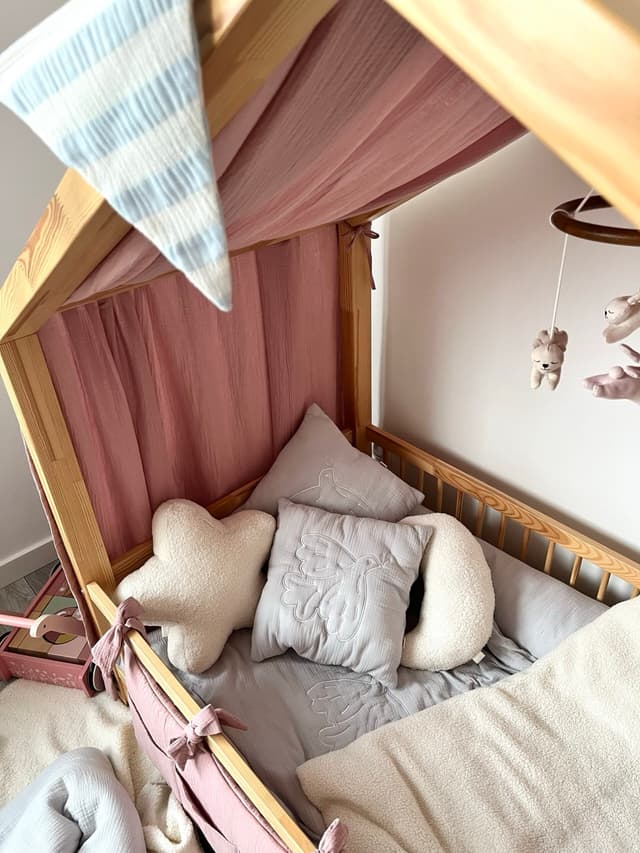 Muslin Pillow with Dove Embroidery