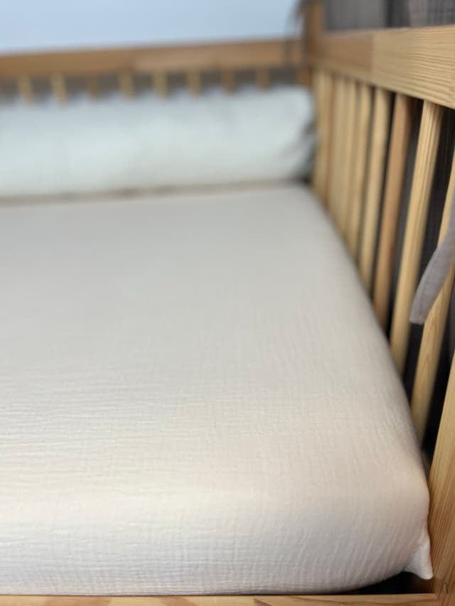 Muslin Fitted Sheet for a Cot
