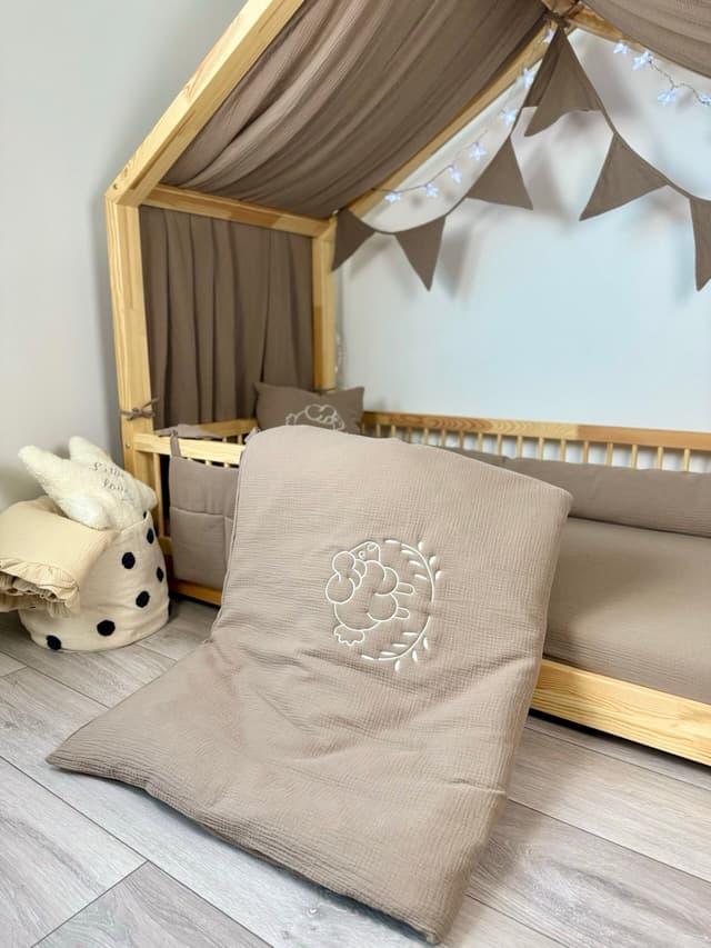 Children's Muslin Bedding Set with Lamb Embroidery