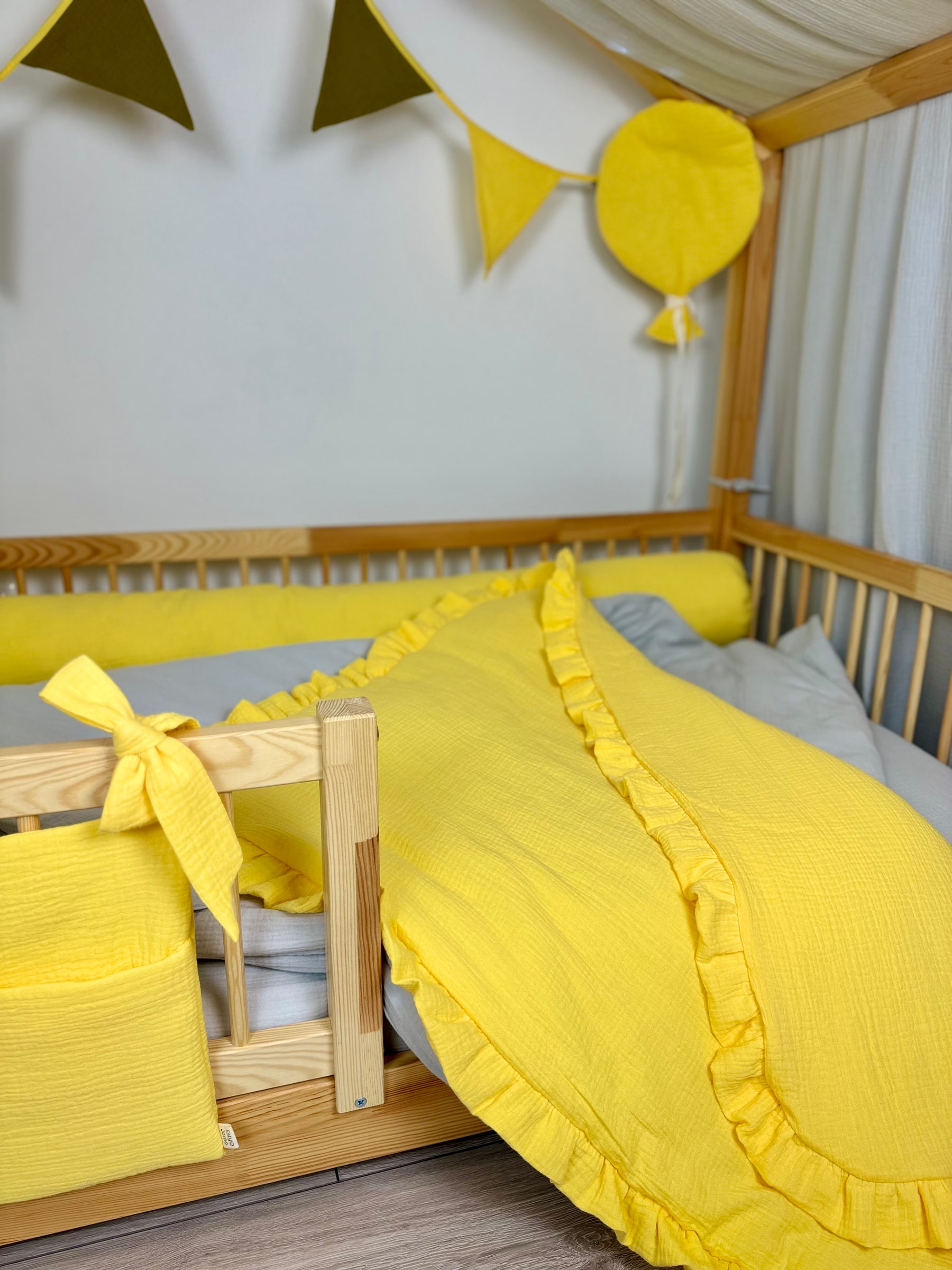 Gesteppte Musselin-Decke mit Rüsche 80 x 100 cm