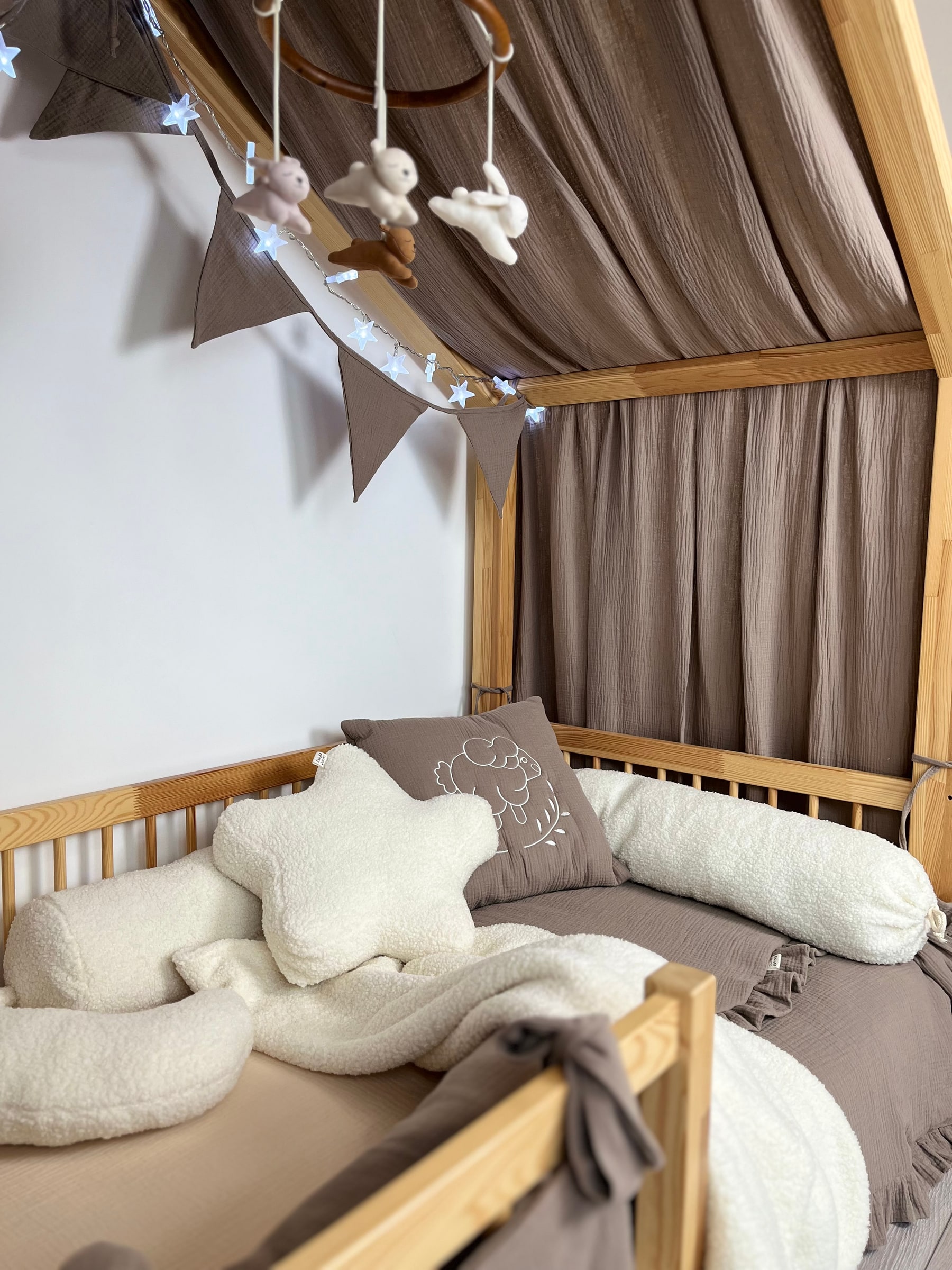 Gesteppte Musselin-Decke mit Rüsche 80 x 100 cm